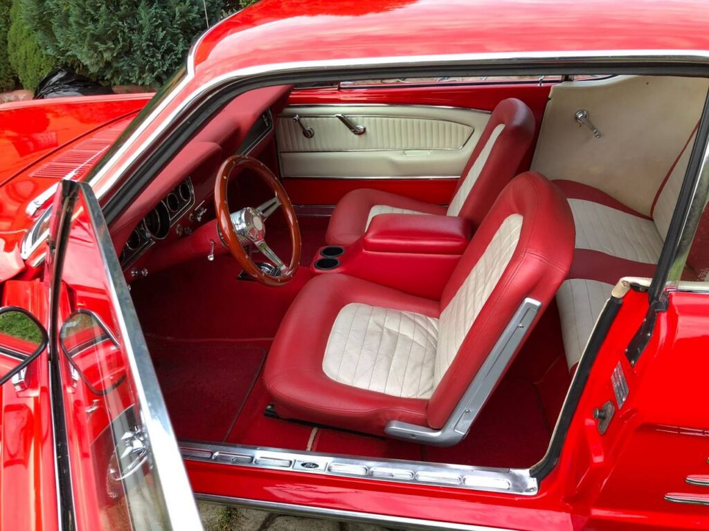 Ford Mustang - 13