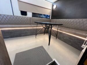 Гримваген Ford Winnebago 2025 - 9